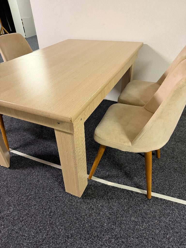 Eettafel met 4 stoelen – Licht houtkleur, Ophalen, Gebruikt, 100 tot 150 cm, 50 tot 100 cm