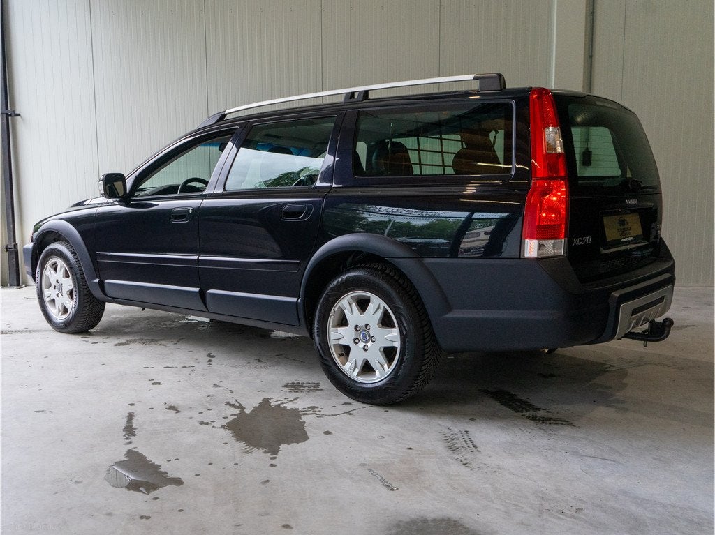 Volvo XC70 2.5 T Summum Youngtimer NL-AUTO I NAP I Leer I Tr, Auto's, Volvo, Automaat, Zwart, XC70, Vierwielaandrijving