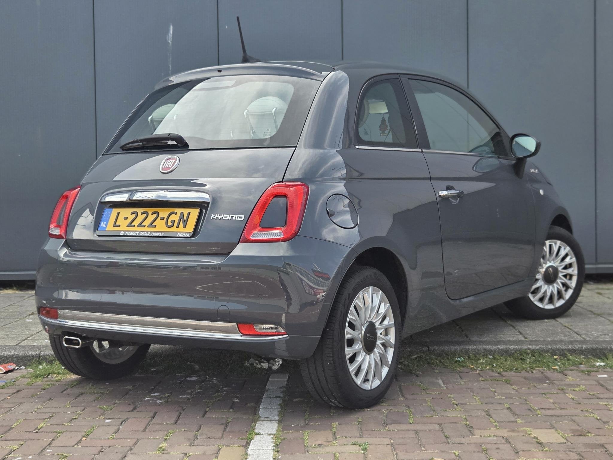 Fiat 500 1.0 Hybrid Dolcevita | Apple-Android | Panoramadak, Voorwielaandrijving, Stof, Euro 6, 4 stoelen