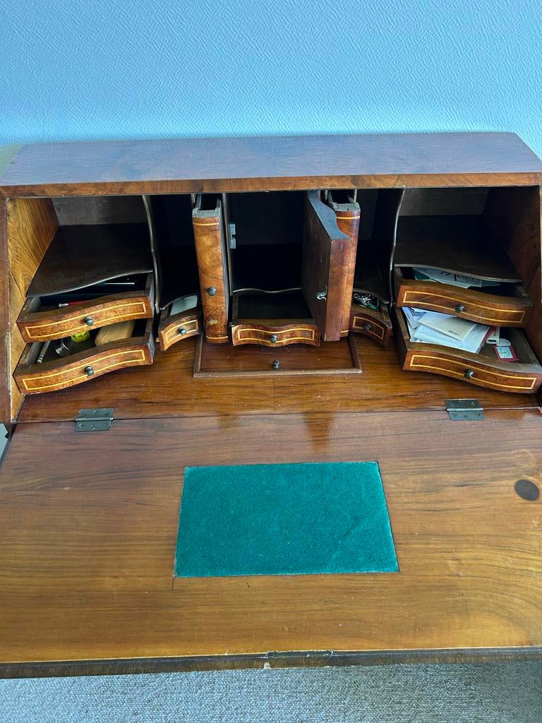 Antieke Notenhouten Secretaire met Barokke Details, Huis en Inrichting, Kasten | Secretaires, Ophalen, Gebruikt