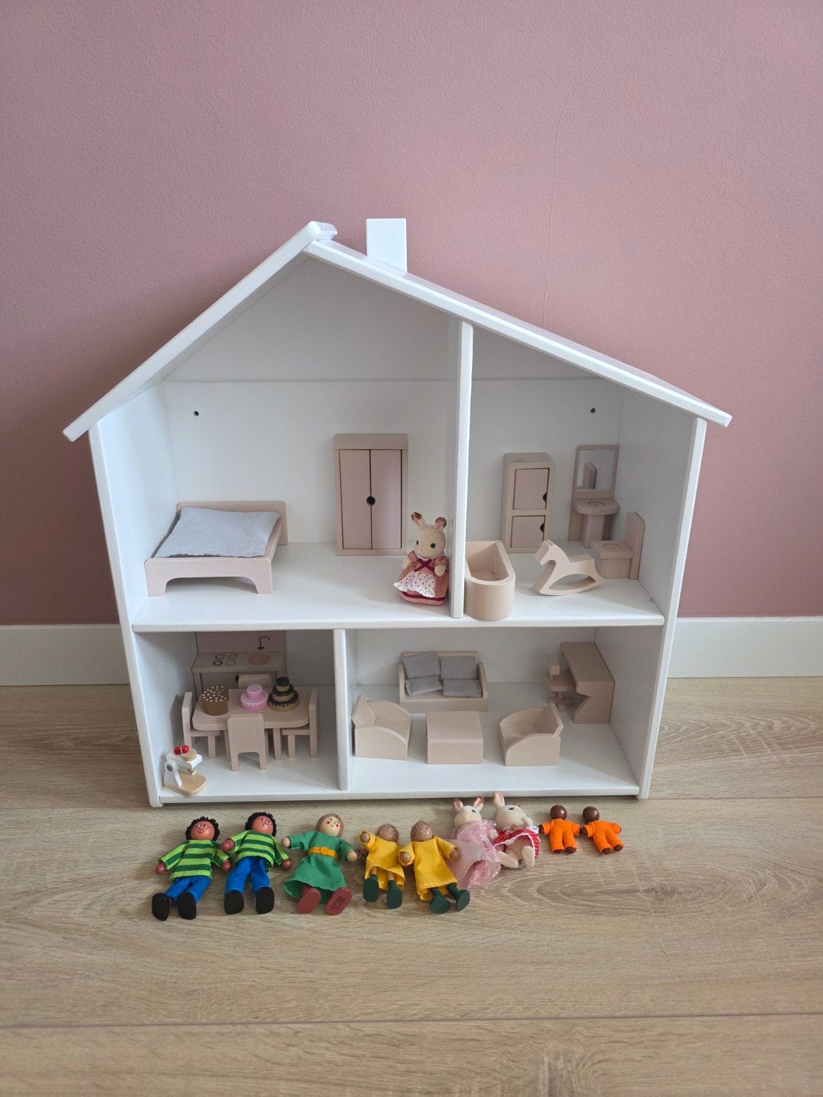 Poppenhuis met meubels van Petit Amelie, Ophalen, Gebruikt, Poppenhuis