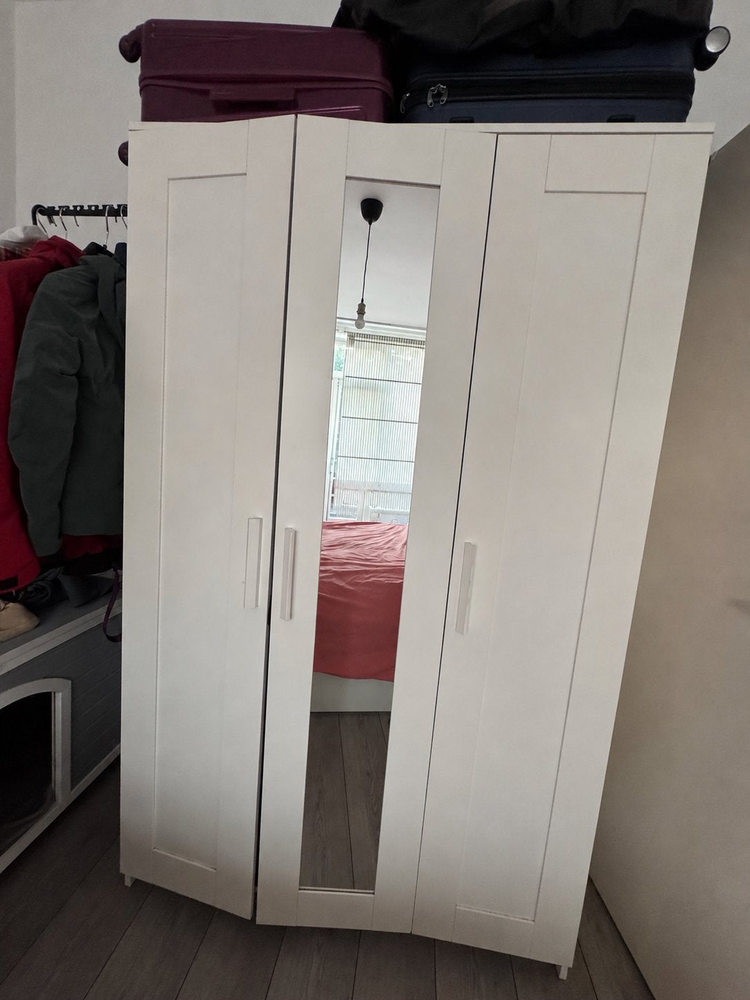 IKEA BRIMNES Witte kledingkast met spiegeldeur, Ophalen, 100 tot 150 cm, Zo goed als nieuw, 150 tot 200 cm