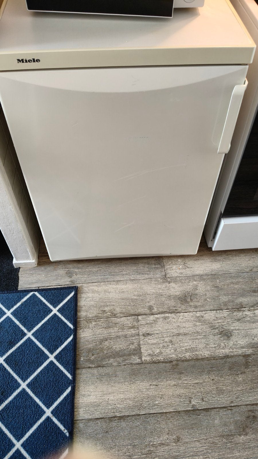 Miele tafelmodel koelkast - goede staat, Witgoed en Apparatuur, Koelkasten en IJskasten, Minder dan 85 cm, 100 tot 150 liter, Ophalen of Verzenden