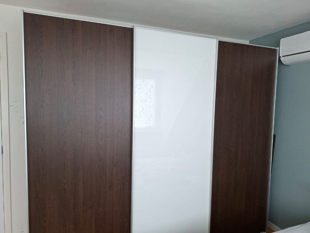 Ruime kledingkast met schuifdeuren, Ophalen, Met deur(en), 200 cm of meer, Zo goed als nieuw