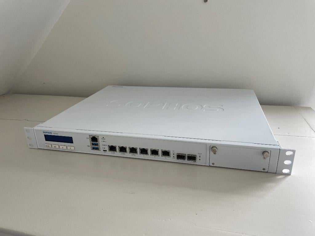Sophos XG230 firewall - router(s), Computers en Software, Ophalen of Verzenden, Gebruikt, Router