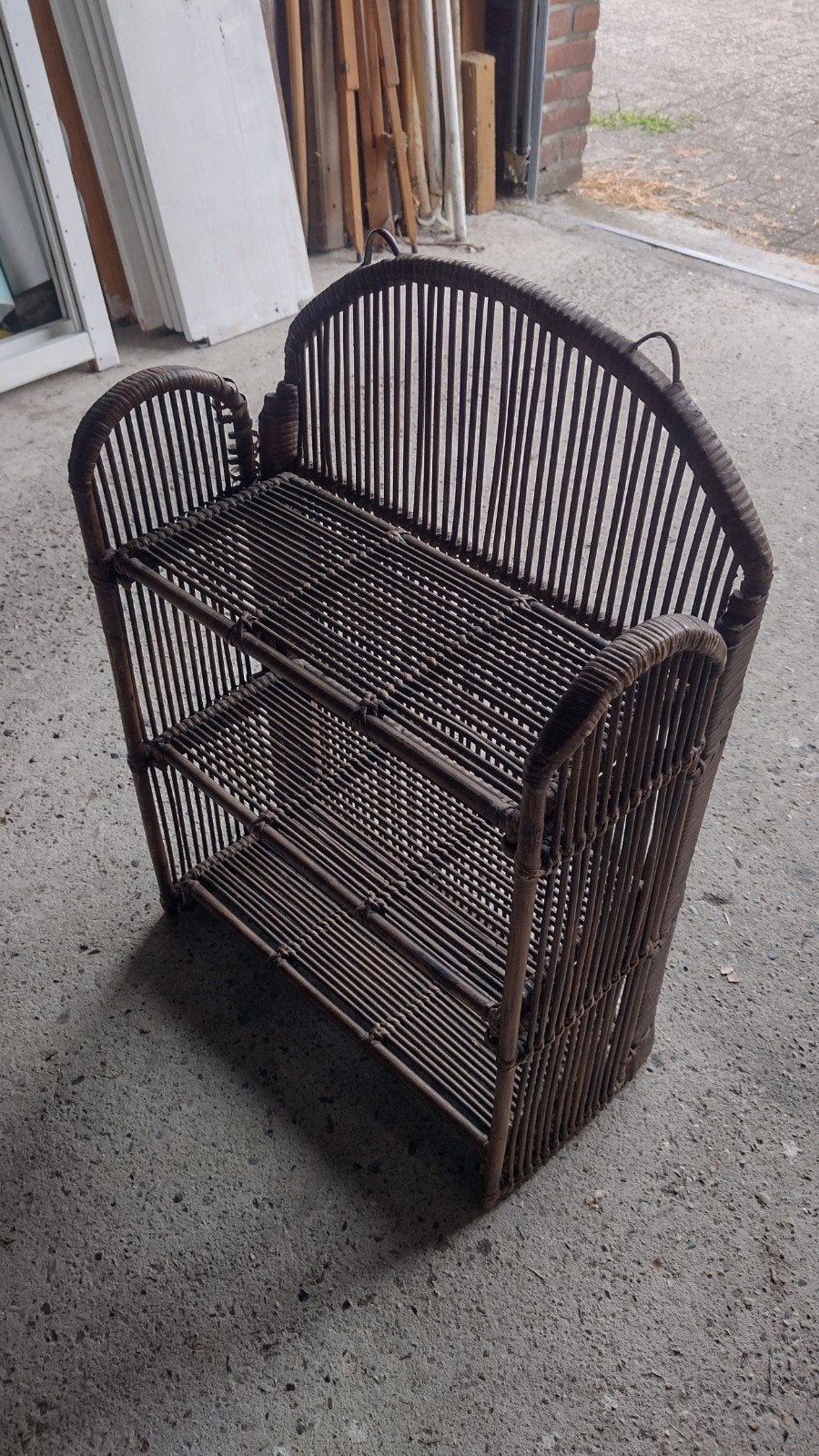 vintage rotan boogkast bergkast, Ophalen