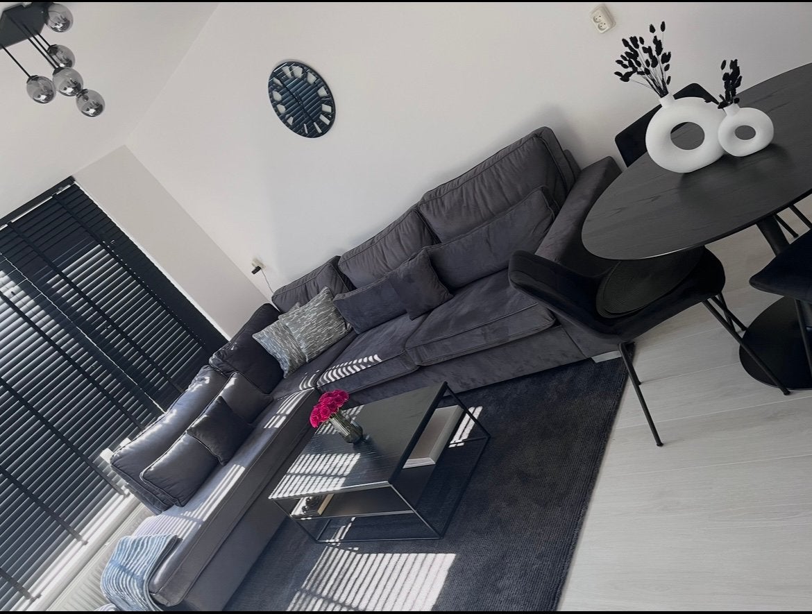 GRATIS suede bank OPHALEN, Huis en Inrichting, Ophalen, Gebruikt, Vierpersoons of meer