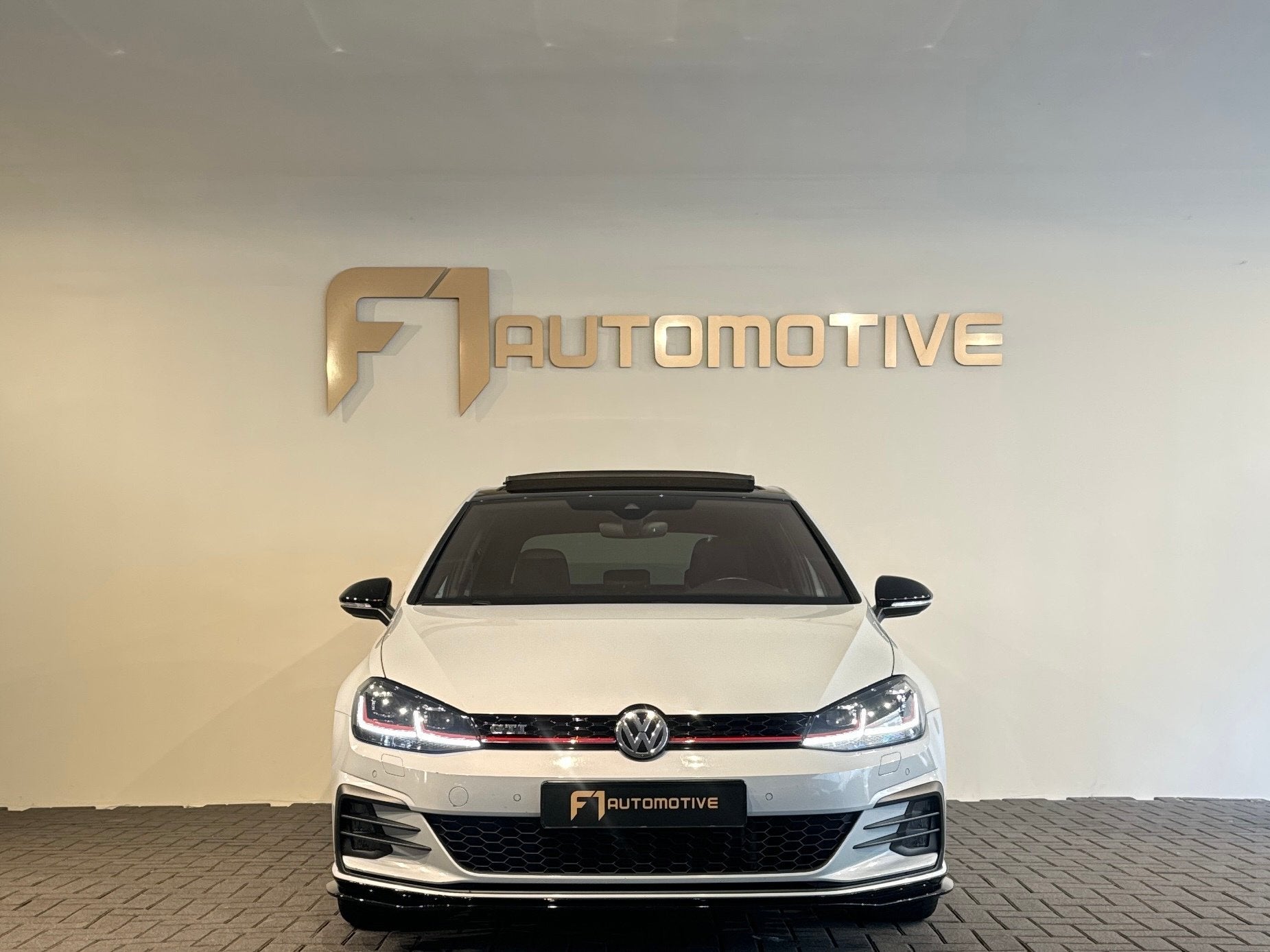 Volkswagen GOLF 2.0 TSI GTI Pano|Memory|Keyless|DCC|Dynaudio, Dealer onderhouden, Gebruikt, 4 cilinders, Wit