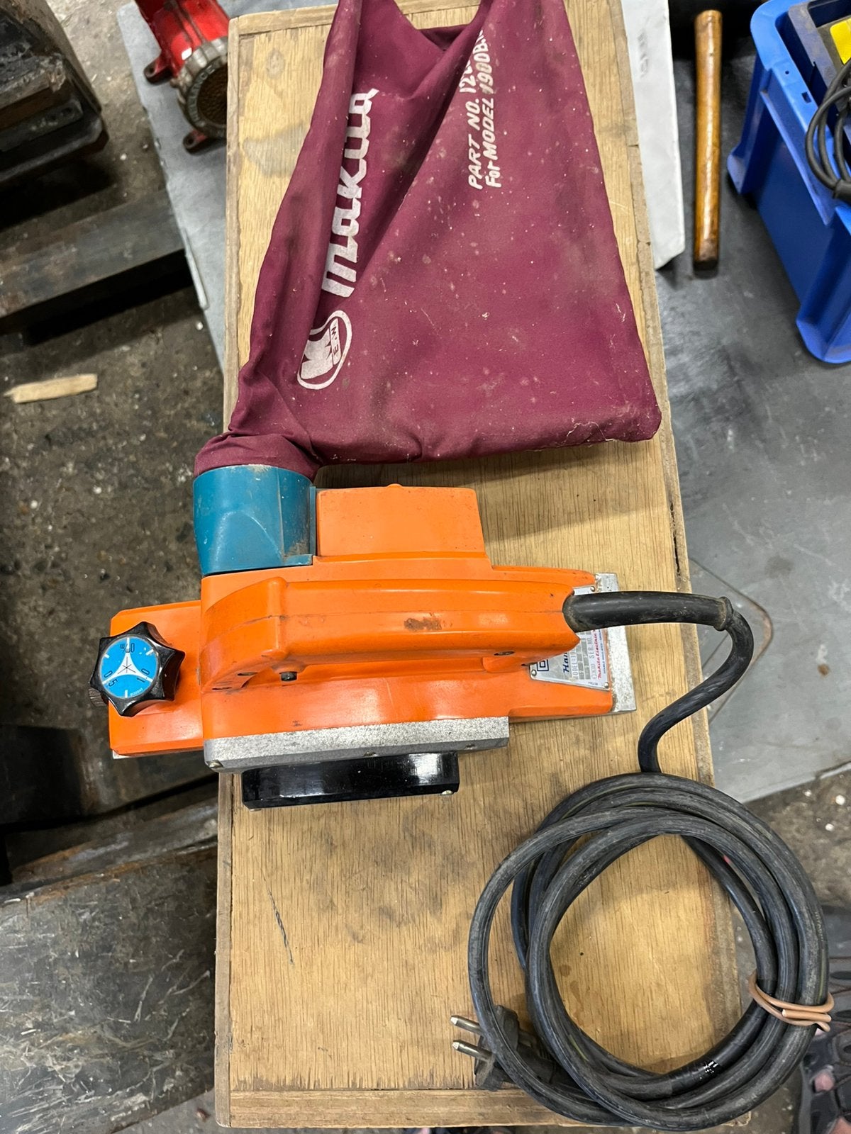 Goedwerkende elec.schaaf van makita, Ophalen, Gebruikt
