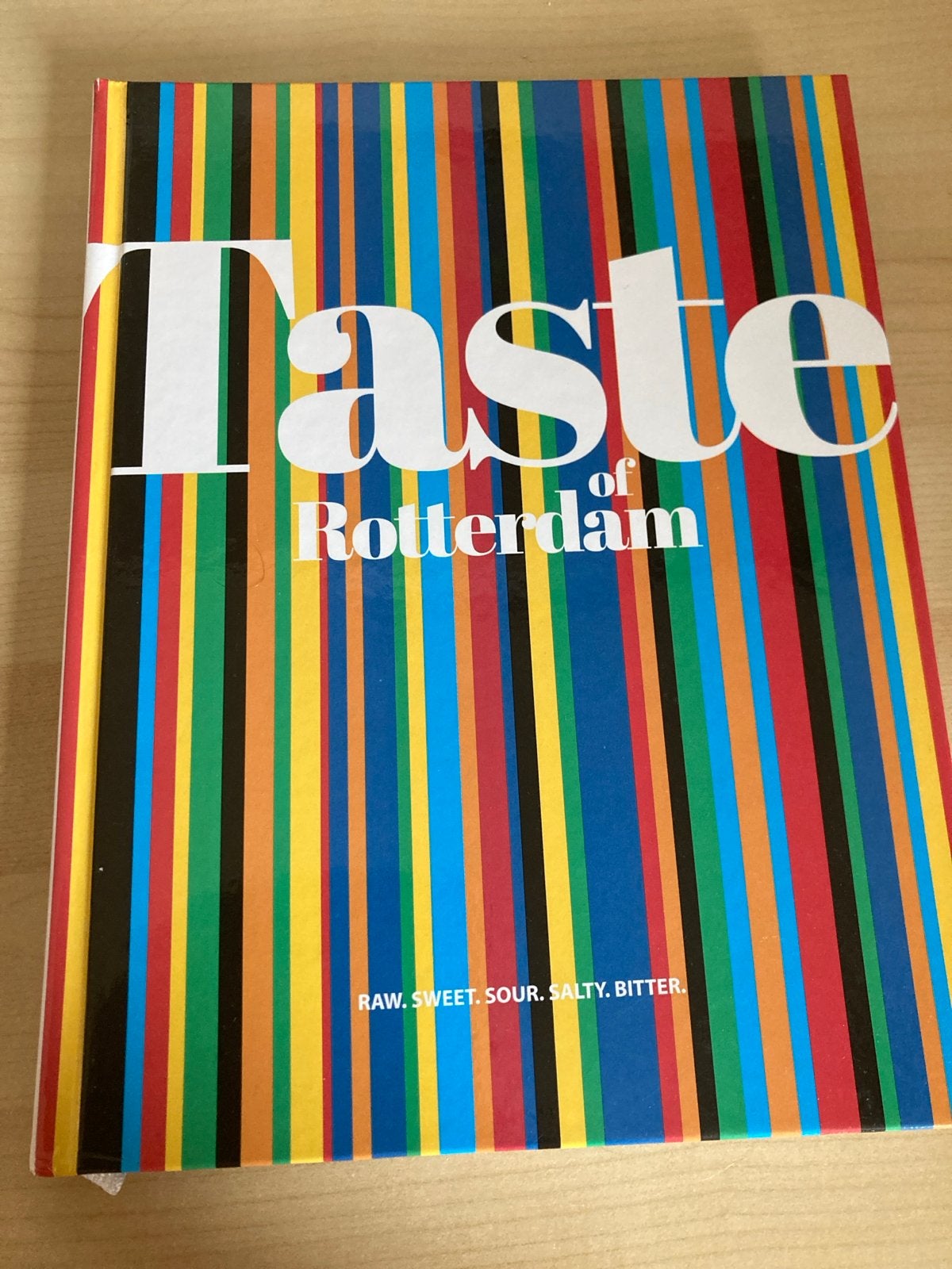 Taste of Rotterdam kookboek - Raw. Sweet. Sour. Salty. Bitte, Boeken, Kookboeken, Ophalen of Verzenden, Zo goed als nieuw, Nederland en België