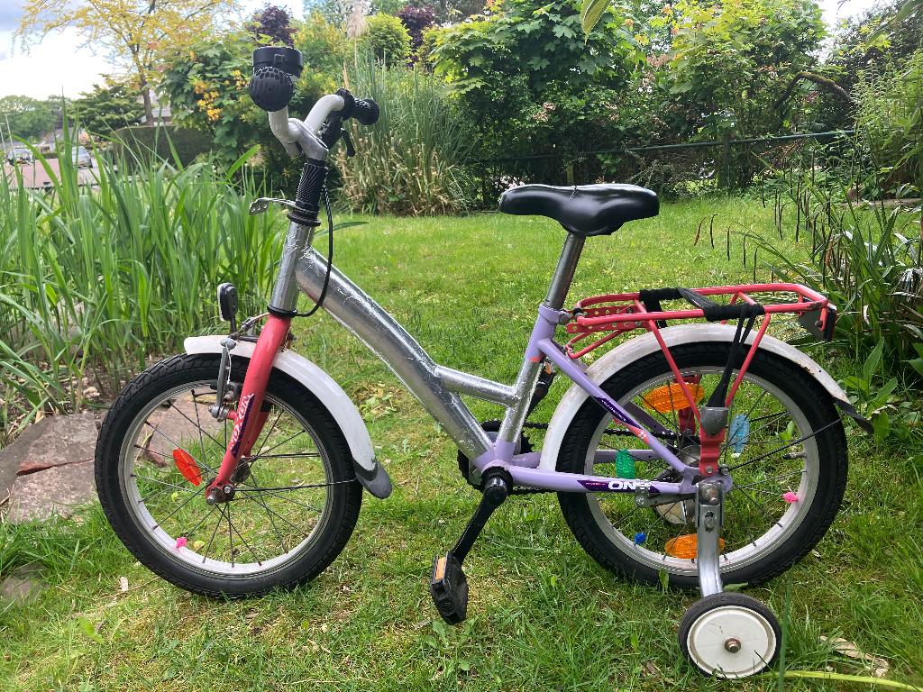 Meisjesfiets 16” met afneembare zijwieltjes, Terugtraprem, Gebruikt, Handrem, 16 inch