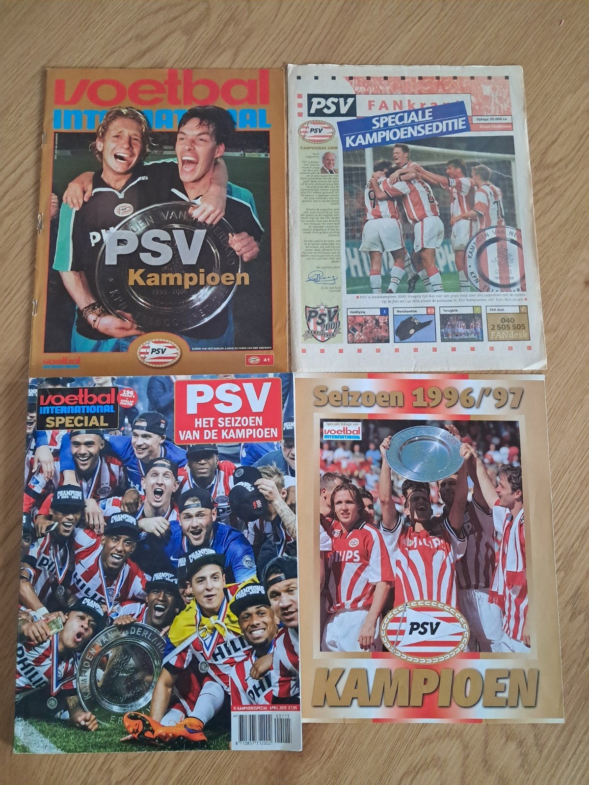 PSV kampioens krantjes Voetbal Tijdschrift PSV Eindhoven, Boeken, Ophalen of Verzenden, Sport en Vrije tijd