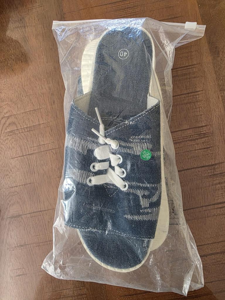 Nieuwe denim slippers met veters - Maat 40, Slippers, Blauw, Nieuw, Ophalen of Verzenden