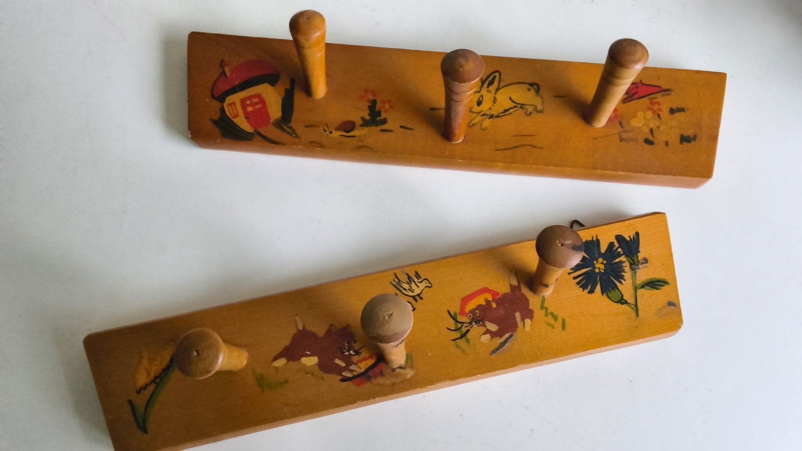 2 vintage kinderkamer kapstokjes hout, Huis en Inrichting, Woonaccessoires | Kapstokken, Wandkapstok, Ophalen of Verzenden, Zo goed als nieuw