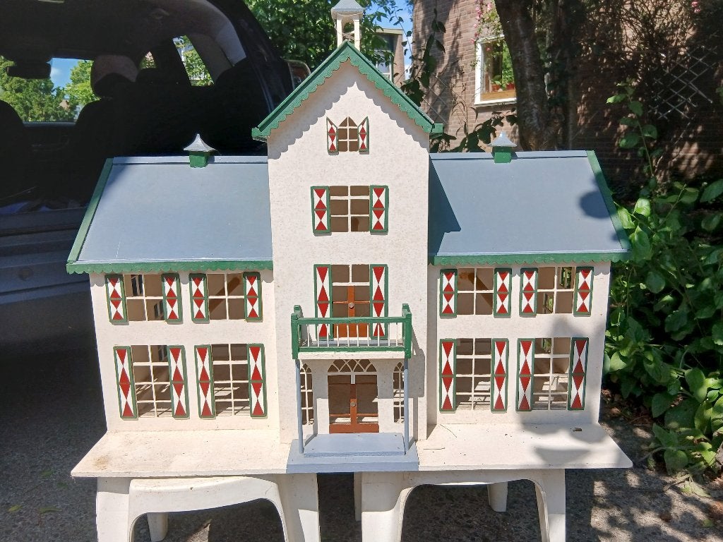 Duiventil in vorm van landhuis / soort poppenhuis, Ophalen, Zo goed als nieuw, Hout, Vogelkooi
