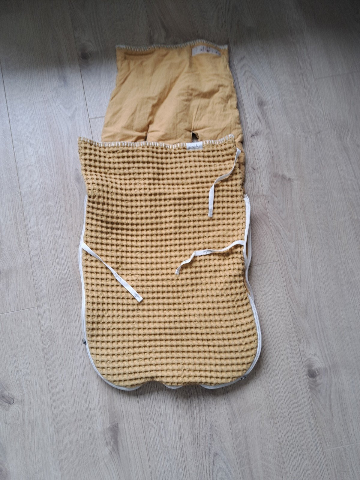 Koeka voetenzak wafel geel, Kinderen en Baby's, Ophalen of Verzenden, Zo goed als nieuw, Overige typen