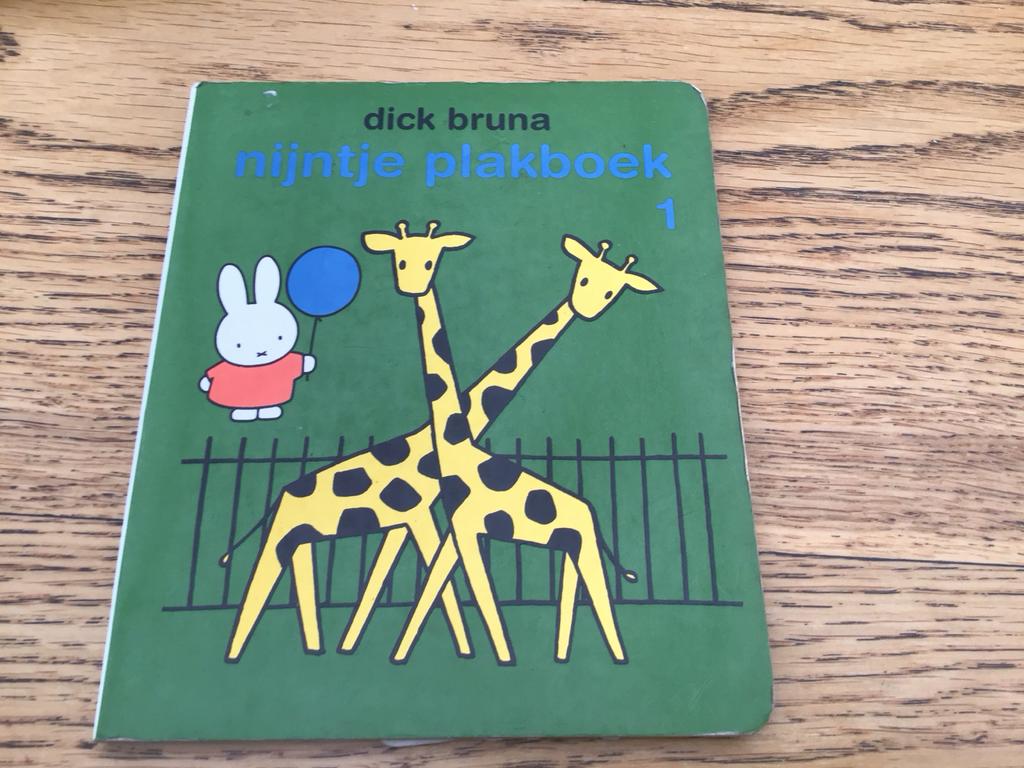 Dick Bruna Nijntje Plakboek met herbruikbare stickers, Ophalen of Verzenden, Zo goed als nieuw, Overige typen