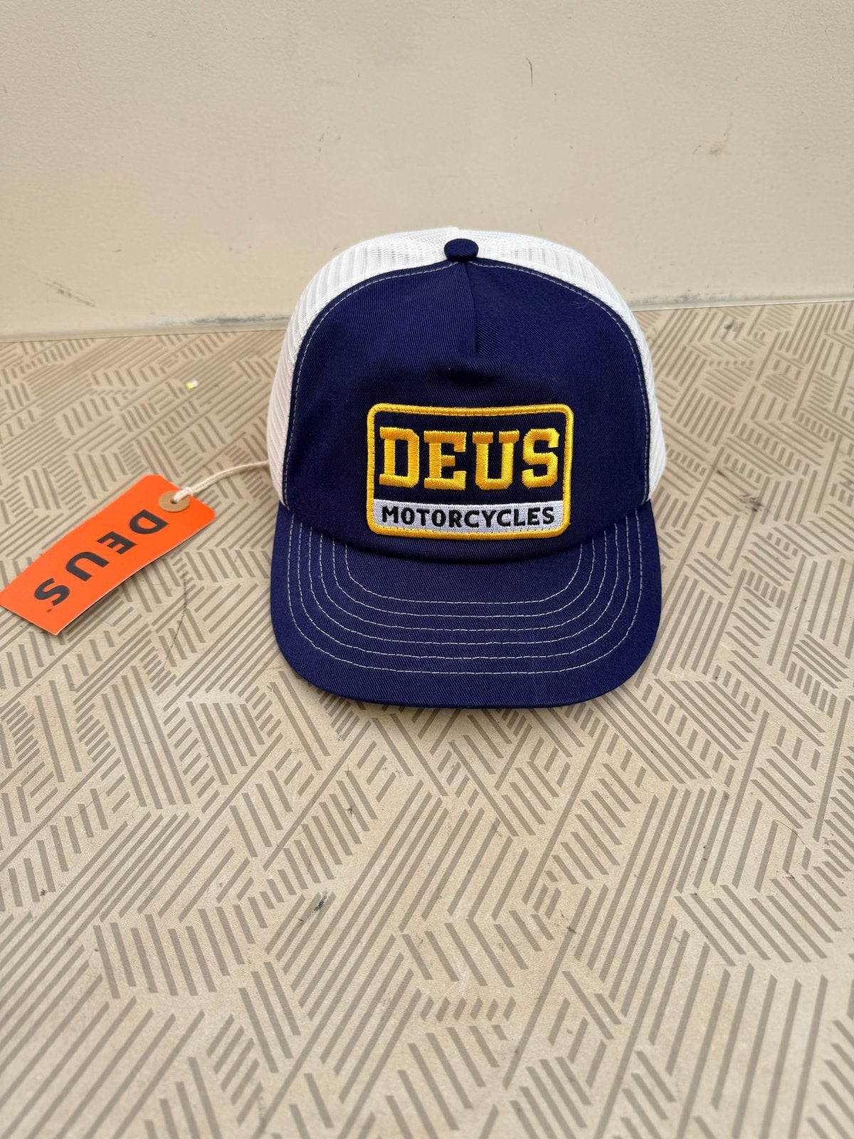Deus Ex Machina Trucker Cap - Nieuw met label, Kleding | Heren, Ophalen of Verzenden, Nieuw, One size fits all, Pet