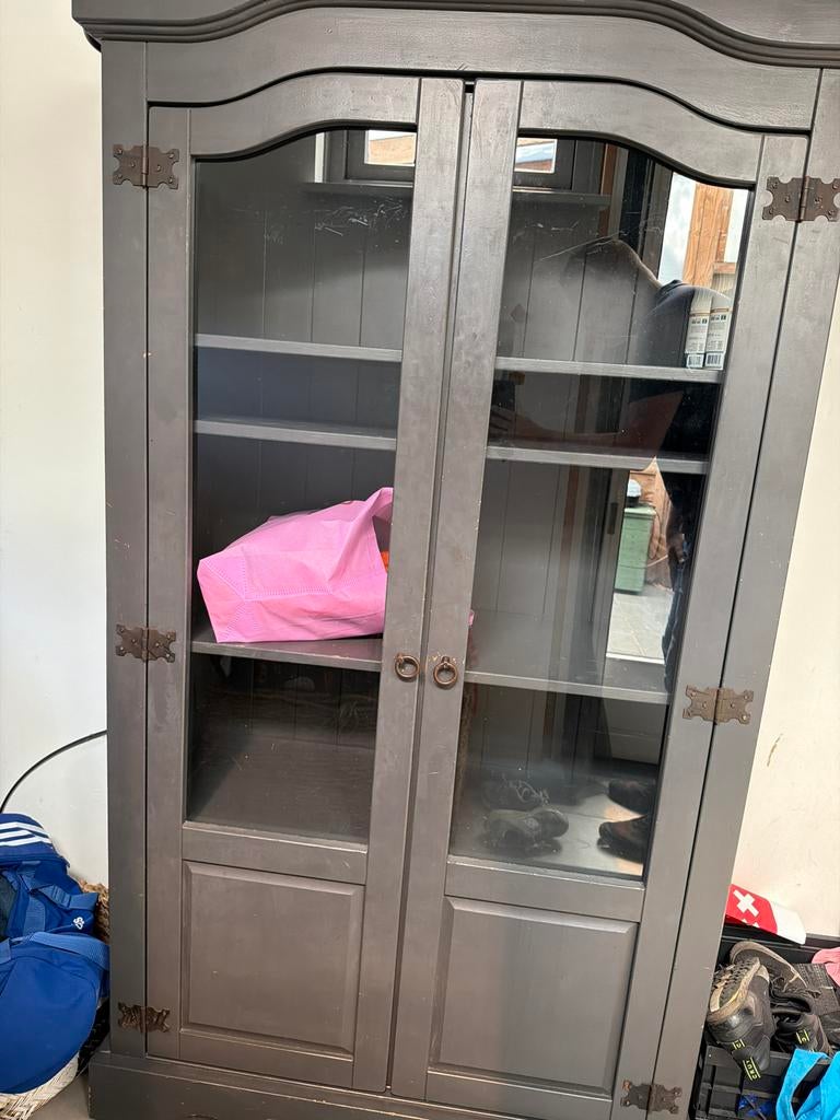 Grijze buffetkast en rieten ladekast set, Huis en Inrichting, Kasten | Vitrinekasten, Gebruikt, Ophalen of Verzenden