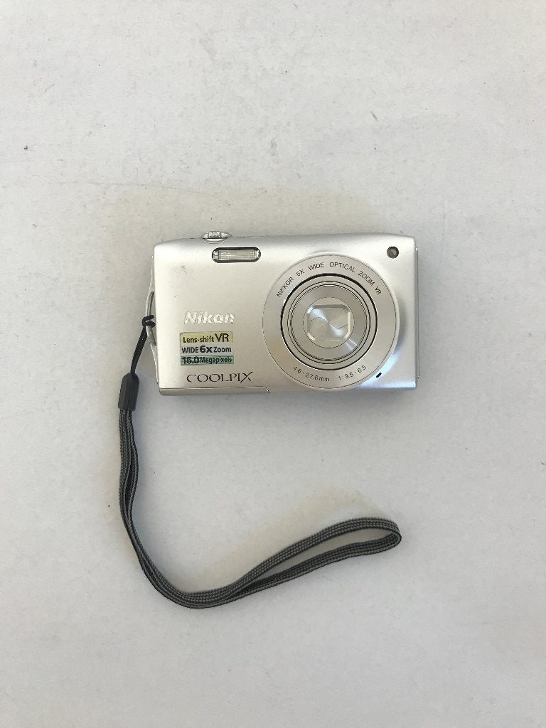 Nikon Coolpix S3300 met originele doos 2012 + SD 8GB, Ingebouwde flitser, -, -, 16 megapixels