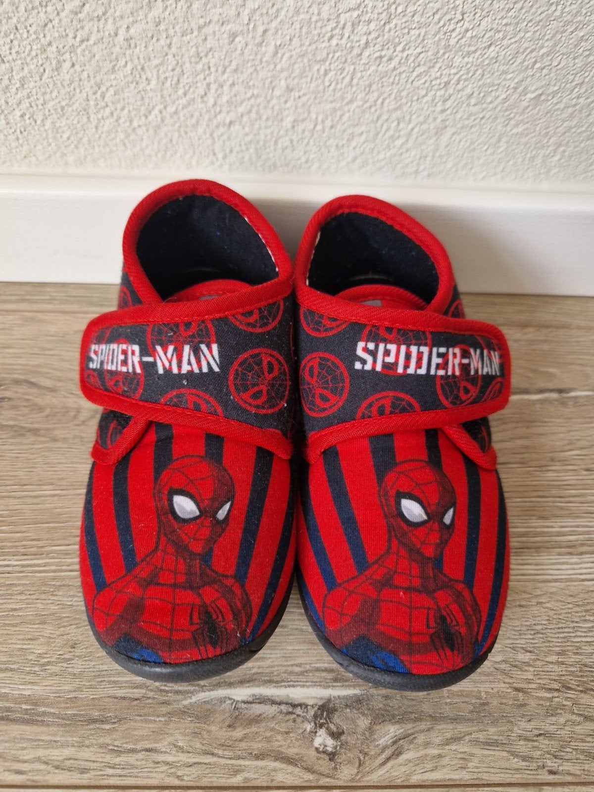 pantoffels spiderman maat 27, Ophalen, Overige typen, Zo goed als nieuw, Jongen