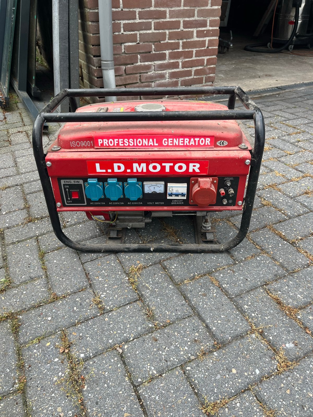 L.D. Motor Professional generator / aggregaat (opknapper), Doe-het-zelf en Verbouw, Ophalen of Verzenden, Gebruikt, Minder dan 5 kVA