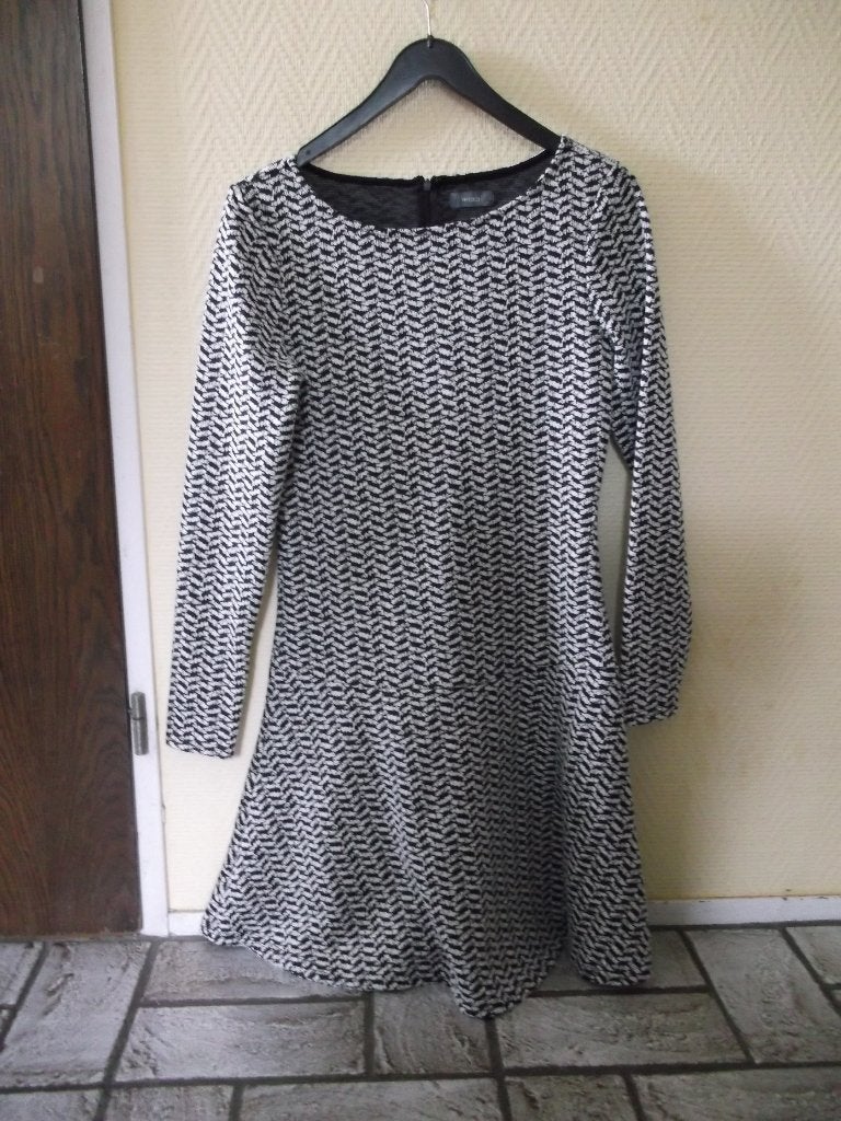 Leuke jurk, Kleding | Dames, Ophalen of Verzenden, Maat 36 (S), Grijs, Boven de knie