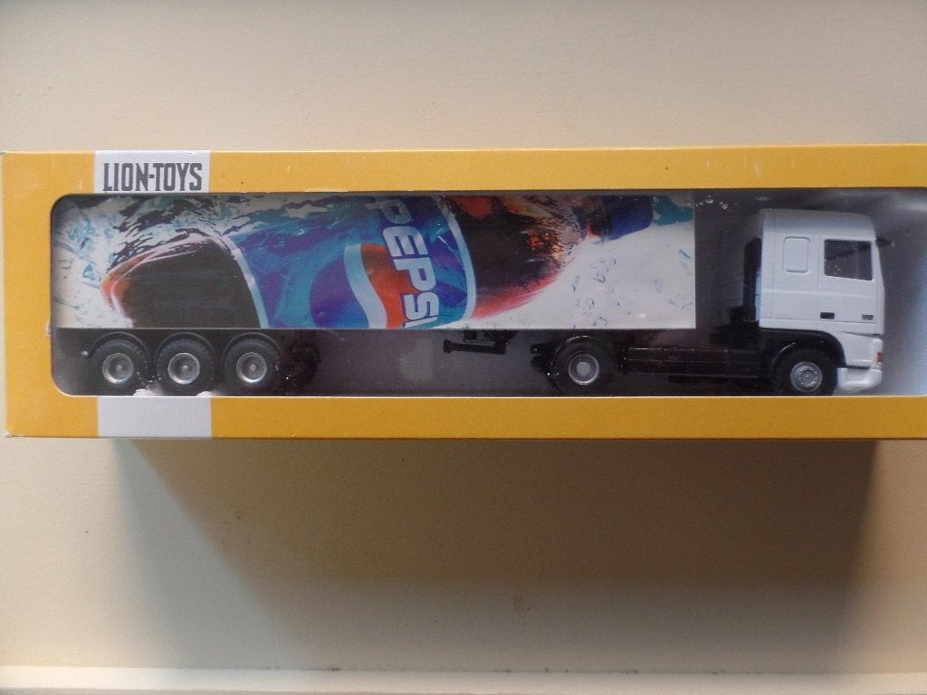 DAF  trekker oplegger Pepsi Lion Toys (2)  , Hobby en Vrije tijd, Verzenden, Zo goed als nieuw, Bus of Vrachtwagen, Lion Toys