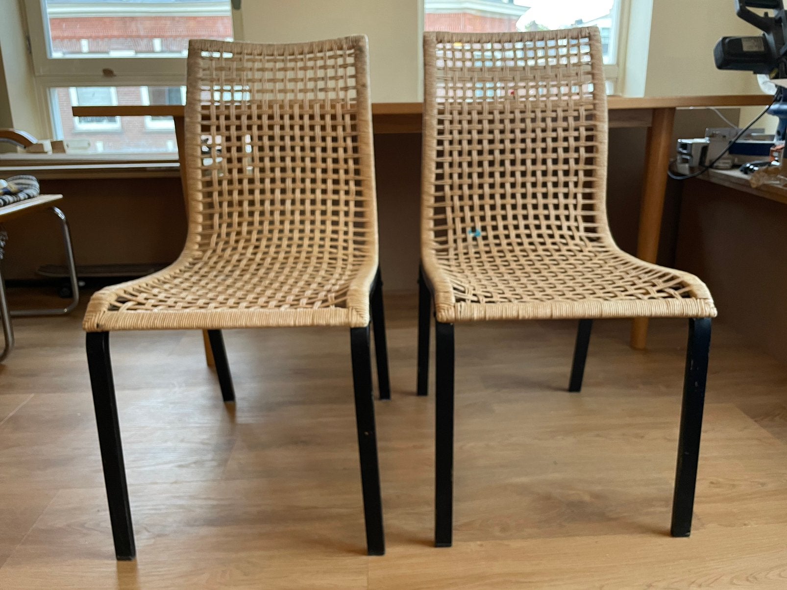 Twee eettafelstoelen, Huis en Inrichting, Stoelen, Ophalen, Zo goed als nieuw, Twee