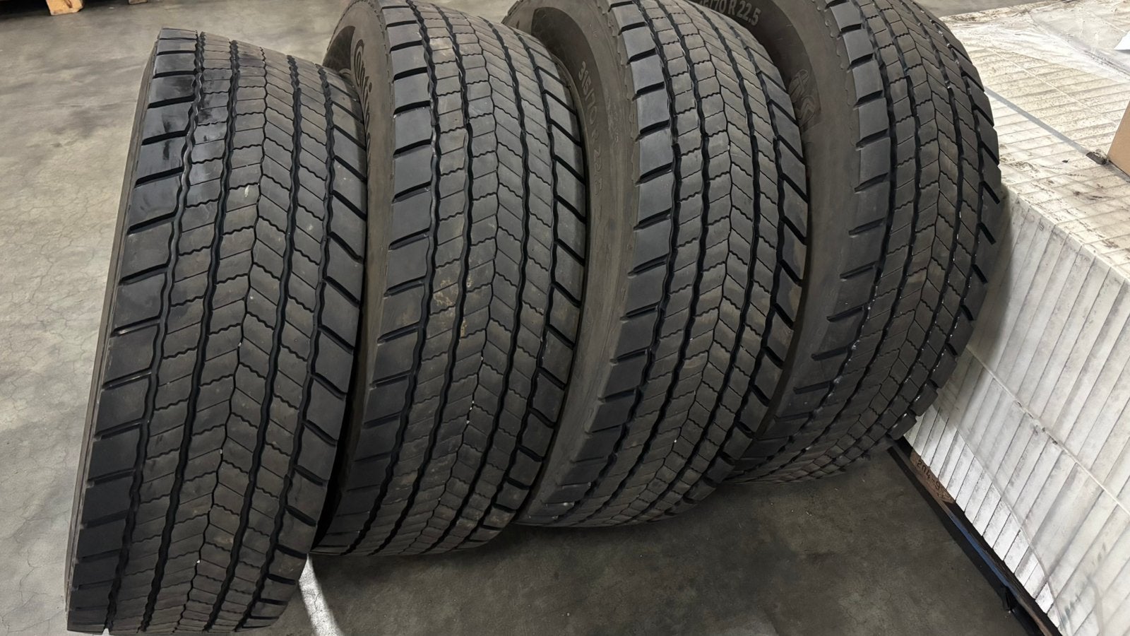 Continental 315/70R22,5, Ophalen, Overige merken, Overige Auto-onderdelen