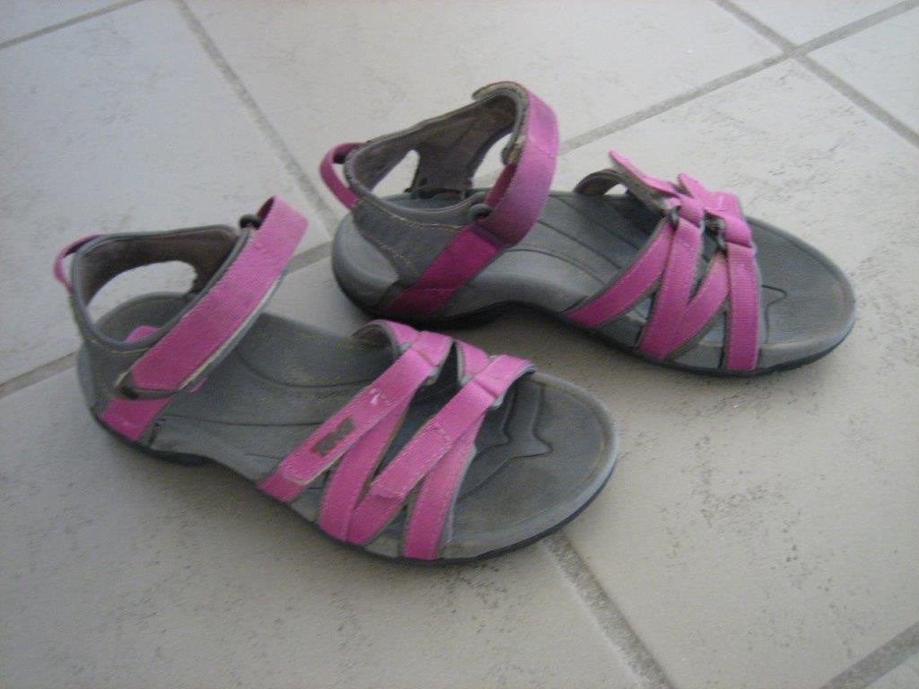 Zeer comfortabele outdoor sandalen TEVA 37 snazzeys, Kleding | Dames, Zo goed als nieuw, Roze, Teva, Sandalen of Muiltjes