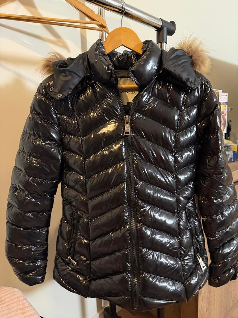 Moncler winterjas met bontkraag, Ophalen of Verzenden, Zo goed als nieuw, Maat 36 (S), Zwart