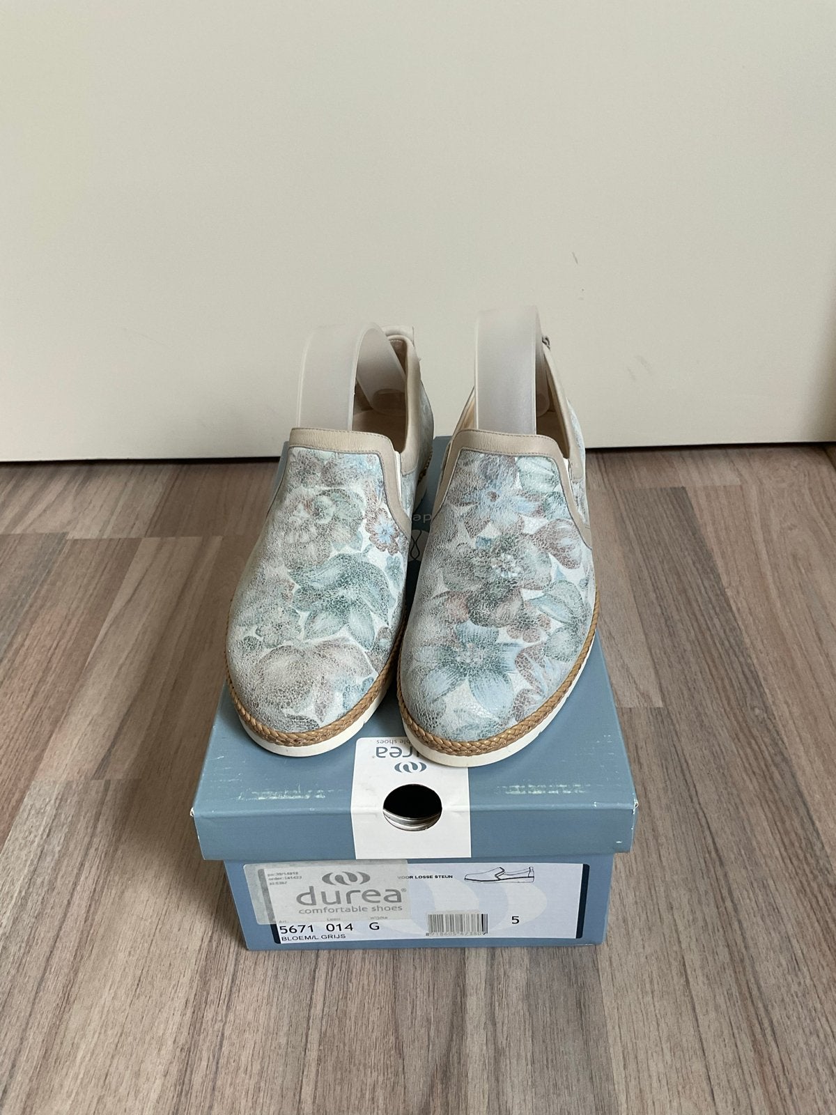 Durea Instappers Bloemenpatroon Maat 38 (5), Kleding | Dames, Schoenen, Ophalen of Verzenden, Zo goed als nieuw, Blauw, Instappers