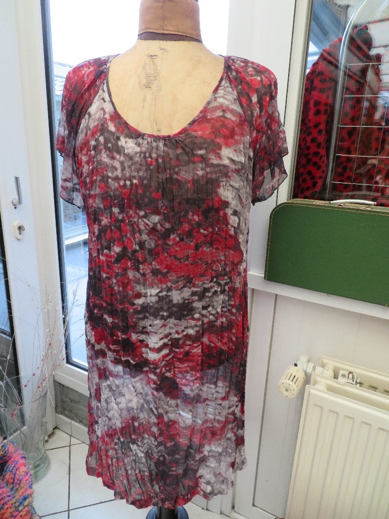 Dames jurk  maat 42 rood, Maat 42/44 (L), Ophalen of Verzenden, Zo goed als nieuw, Geen merk