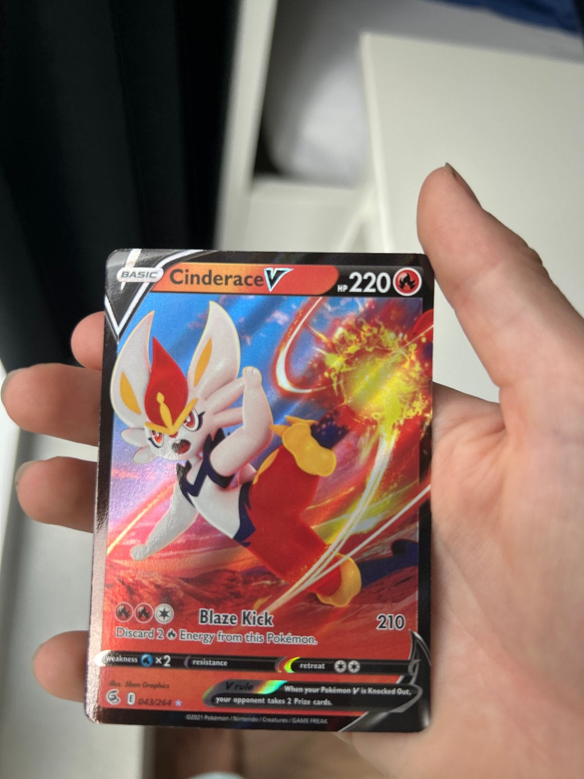 Pokémon Kaart Cinderace V - Zo goed als nieuw, Hobby en Vrije tijd, Verzamelkaartspellen | Pokémon, Ophalen of Verzenden, Zo goed als nieuw