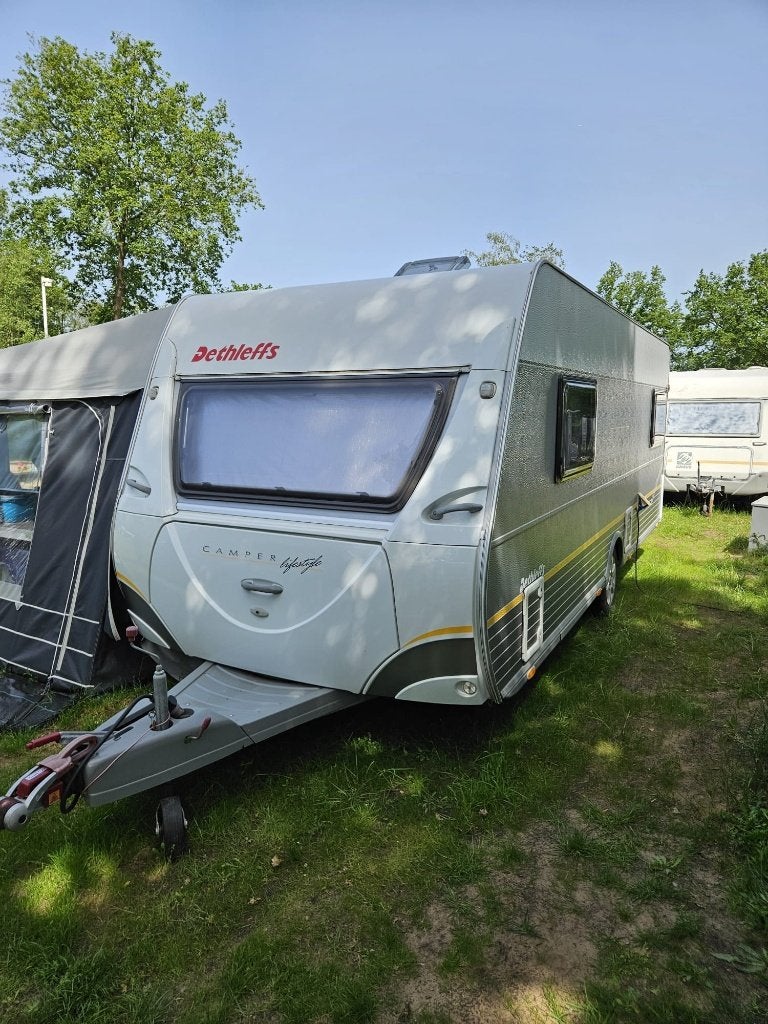 Dethleffs caravan Lifestyle (Queensizebed, mover, tenten), Lengtebed, Rondzit, 7 tot 8 meter, Particulier