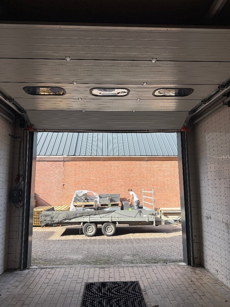 Nette garagebox op afgesloten terrein overheaddeur + stroom, Auto diversen