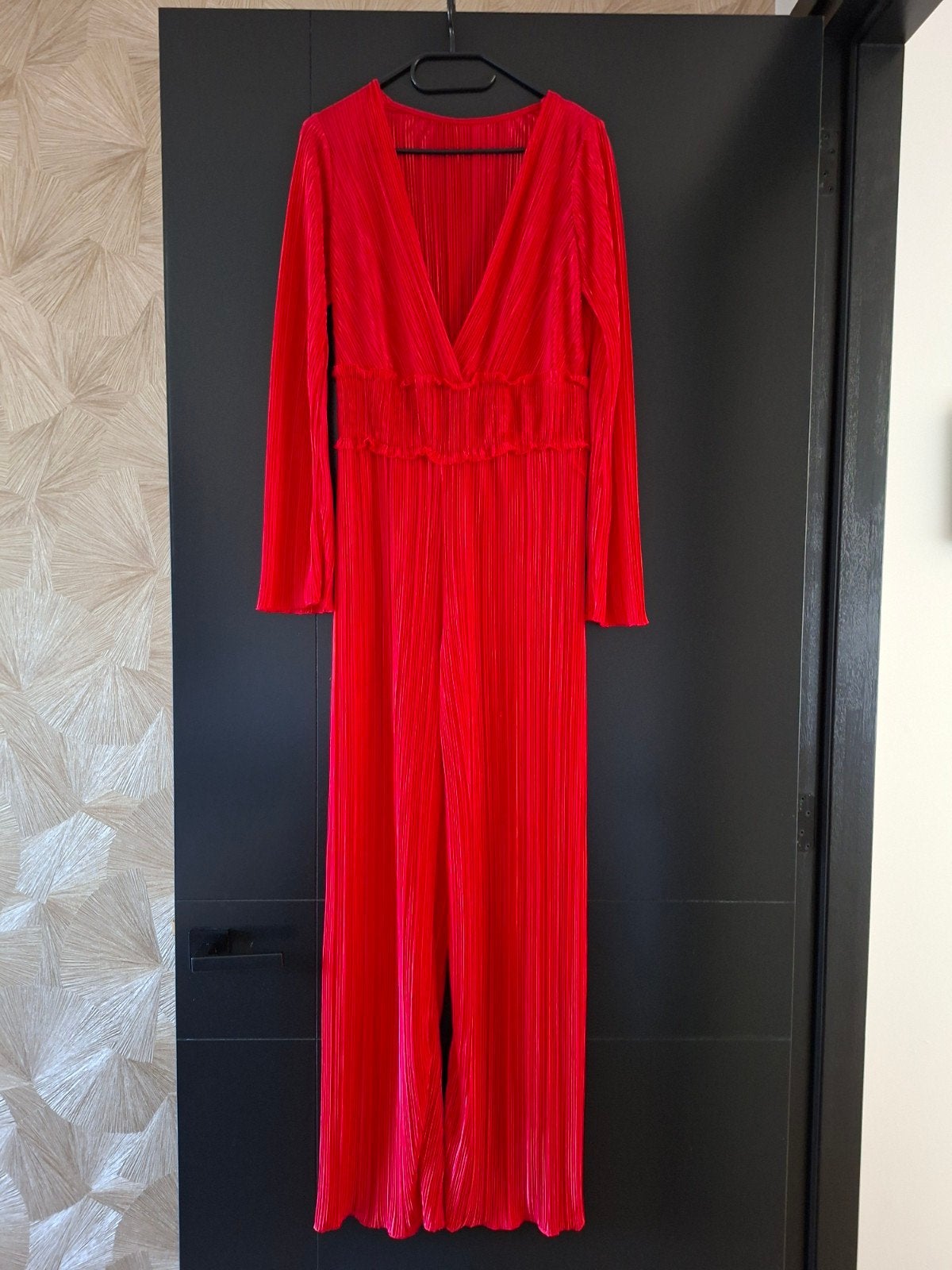 Rode jumpsuit maat M, Ophalen of Verzenden, Nieuw, Maat 38/40 (M), Rood
