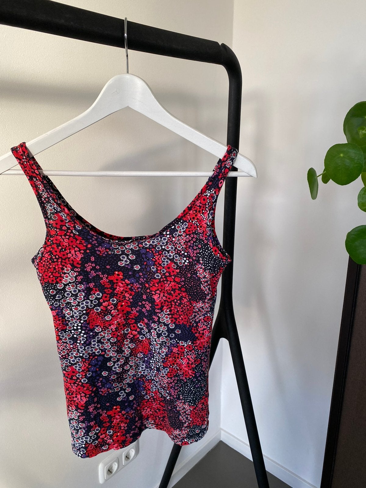 Top bloemenprint van H&M, Ophalen of Verzenden, Zo goed als nieuw, Zonder mouw, Maat 34 (XS) of kleiner