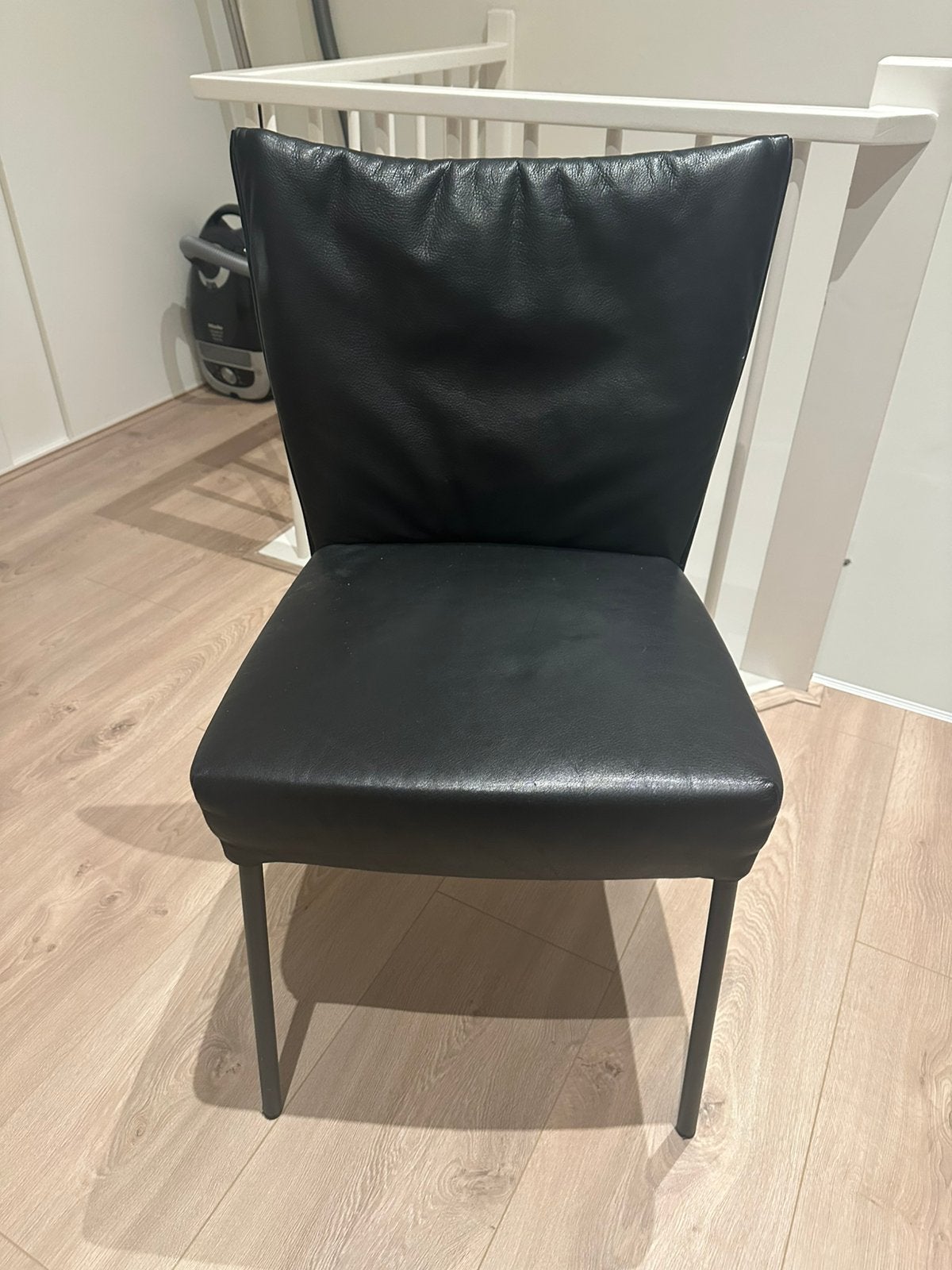 Label | Vandenberg Gabon eetkamer stoel echt leer zwart, Huis en Inrichting, Stoelen, Ophalen, Zwart, Leer, Zo goed als nieuw