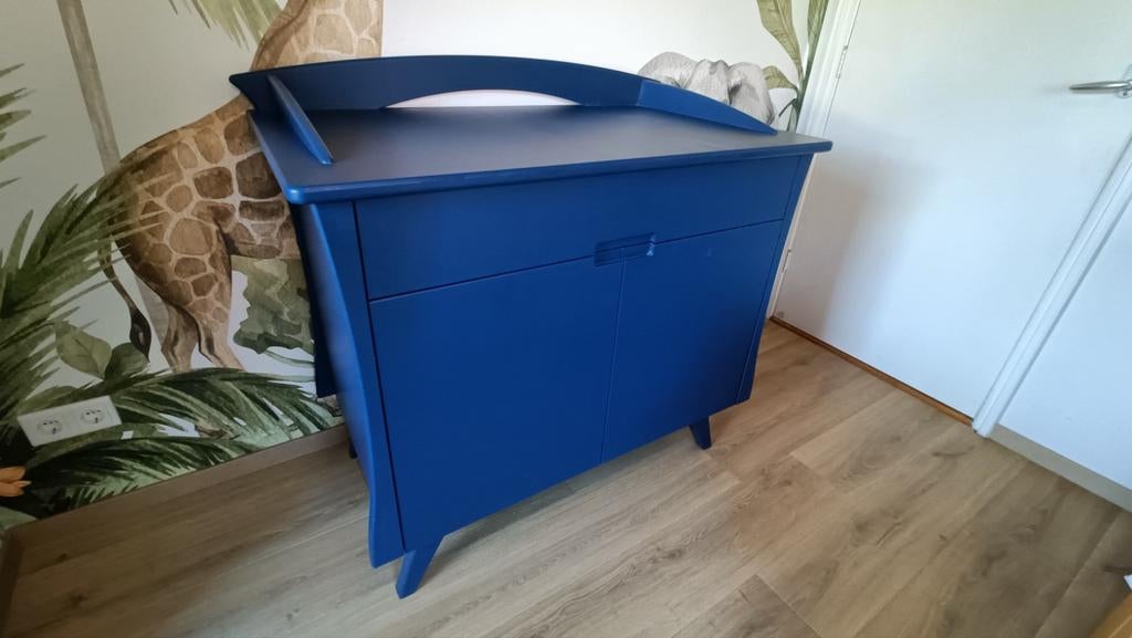 Unieke commode met schuine pootjes, Ophalen, 50 tot 70 cm, Zo goed als nieuw, 75 tot 100 cm