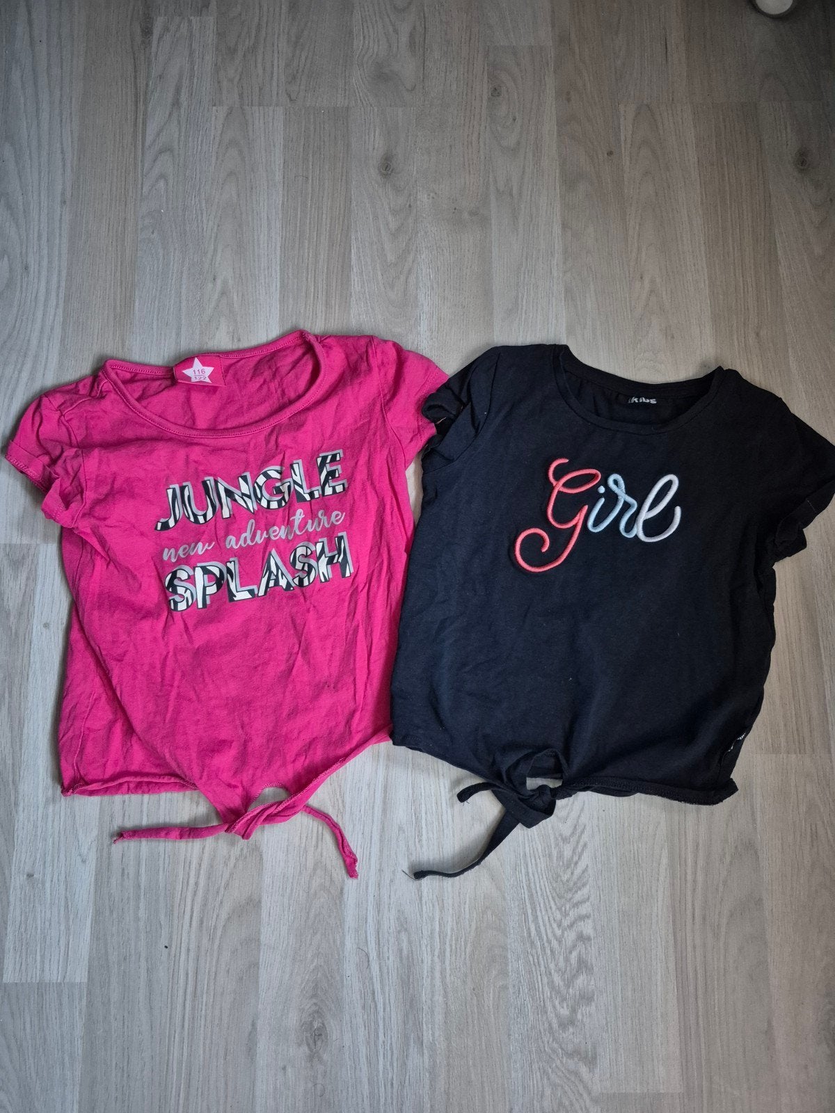 2 shirts maat 116,, Kinderen en Baby's, Ophalen of Verzenden, Zo goed als nieuw, Meisje, Shirt of Longsleeve
