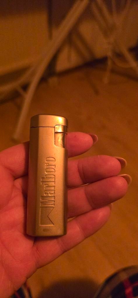 Marlboro aansteker, Ophalen of Verzenden, Gebruikt, Aansteker