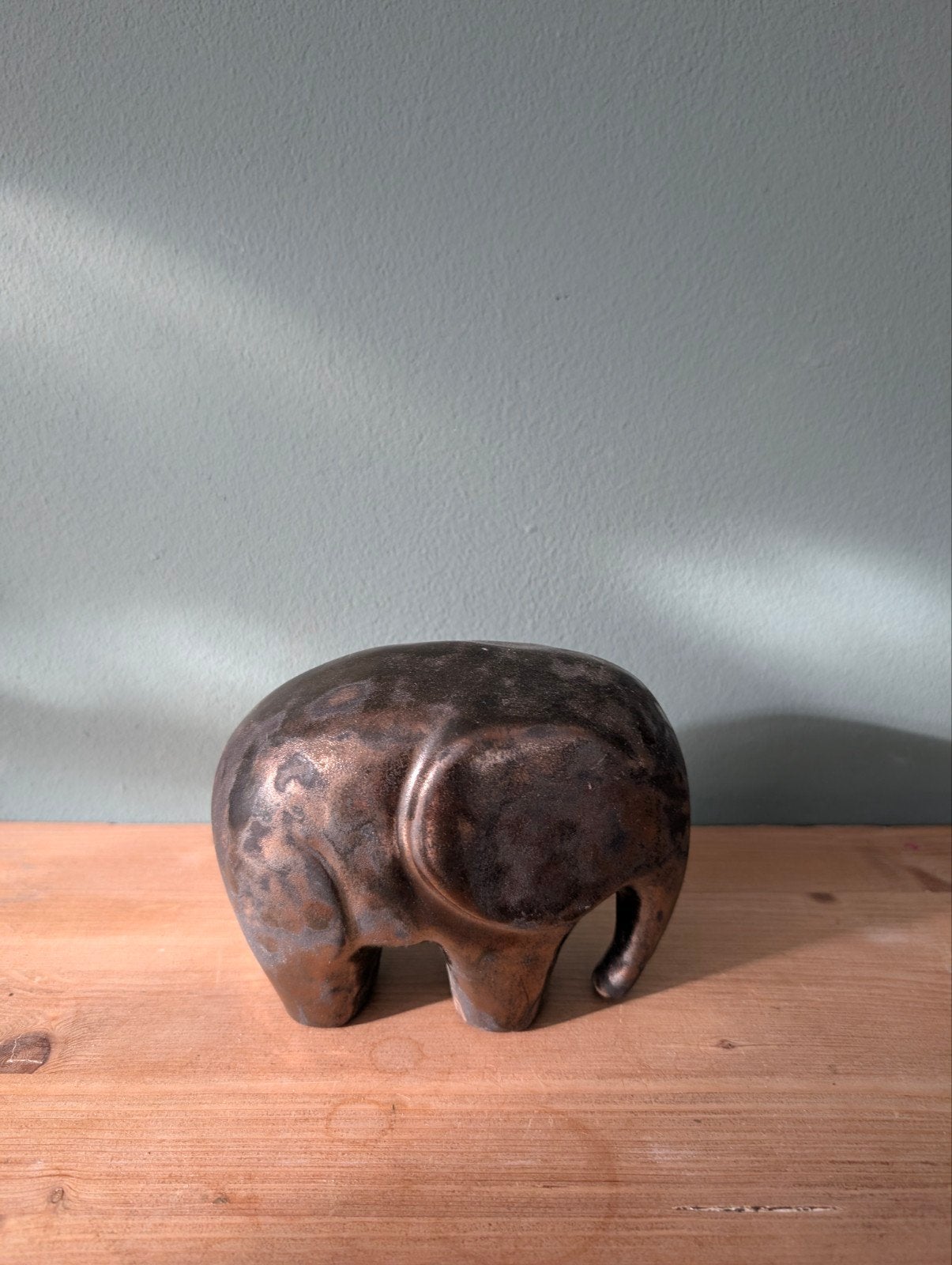Decoratieve olifant, keramiek, handgemaakt, bronskleurig, Ophalen of Verzenden, Zo goed als nieuw, Modern, Bruin