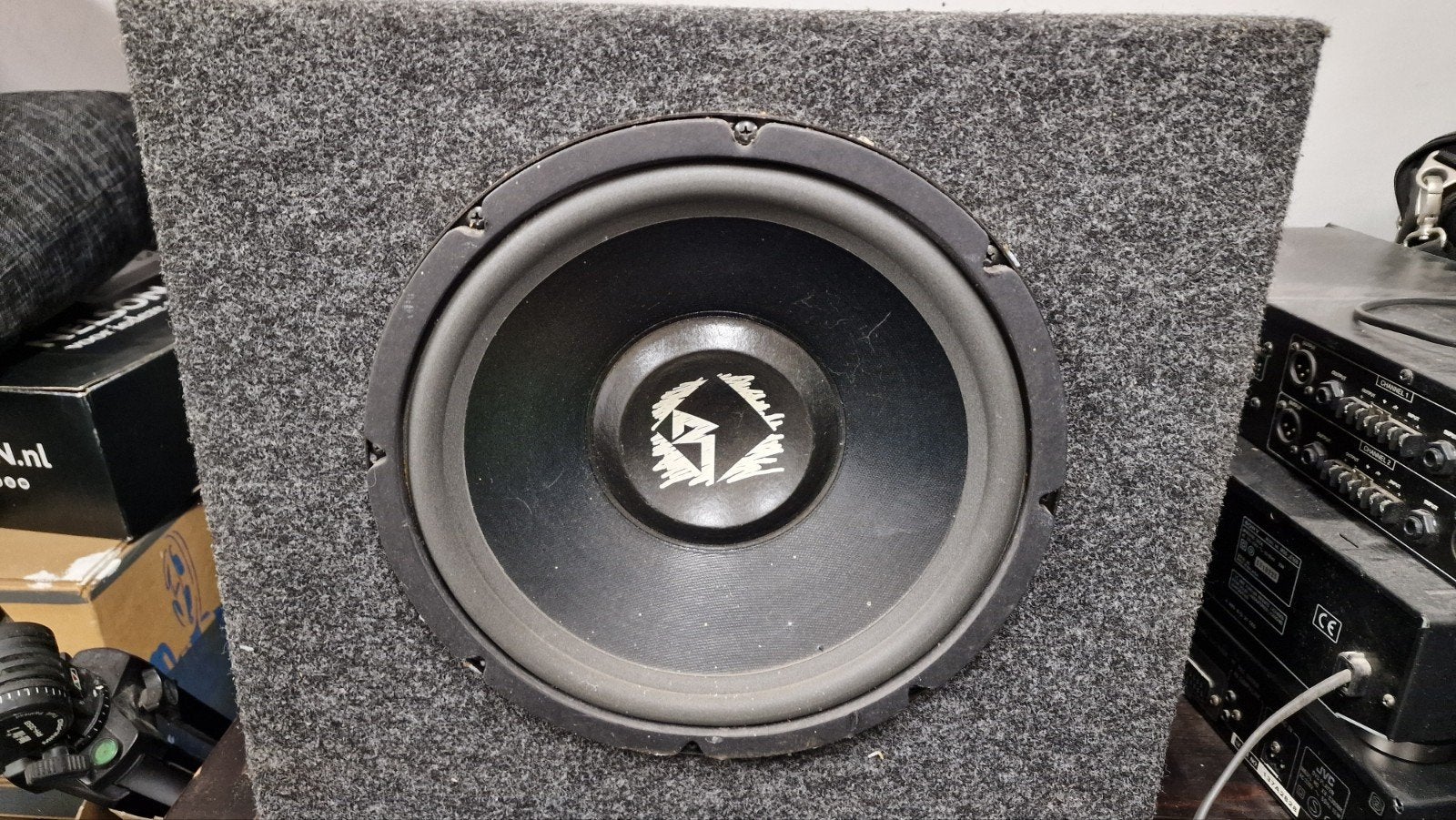 Rockford Fosgate subwoofer, Ophalen