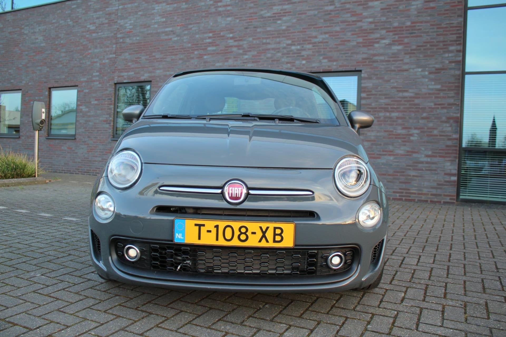 Fiat 500 1.0 Hybrid Connect, Voorwielaandrijving, 4 stoelen, Bedrijf, Handgeschakeld