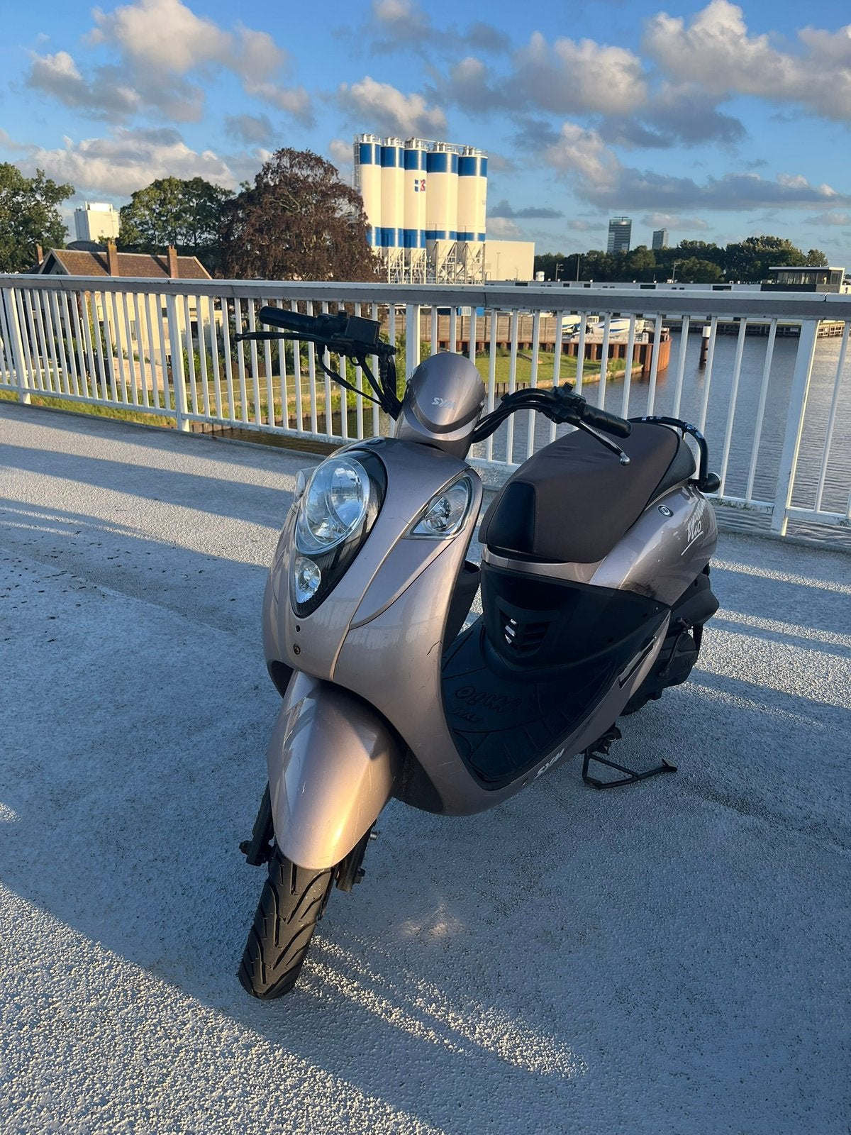 Sym mio 50cc, Fietsen en Brommers, Scooters | SYM, Ophalen of Verzenden, Zo goed als nieuw, Benzine, Mio