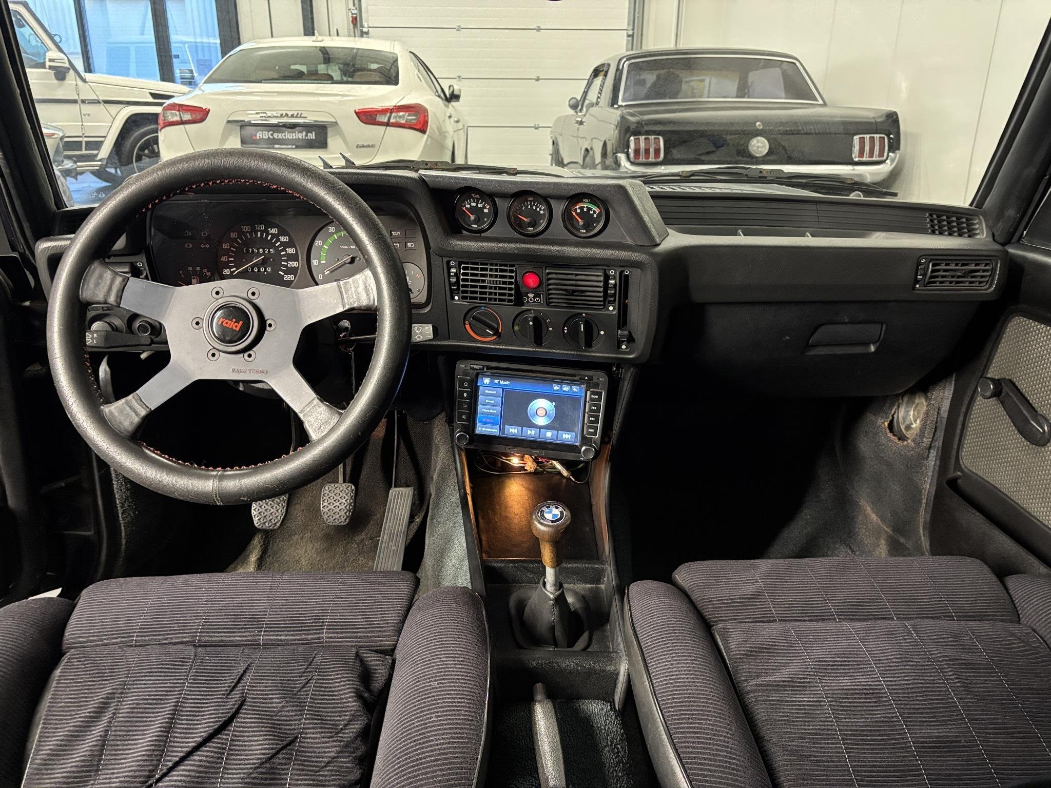 BMW 3-serie 323i E21 5-handbak/oldtimer, foto 9