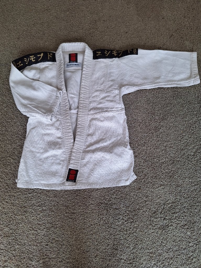 Judopak Essimo - maat 130, Gebruikt, Maat XS of kleiner, Judo, Ophalen of Verzenden