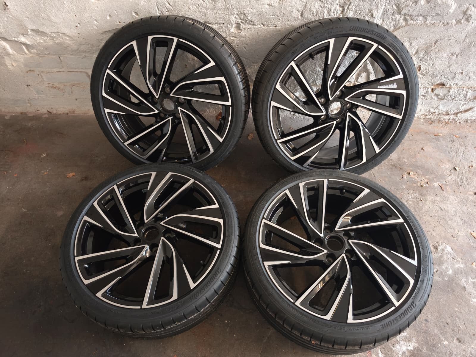 NIEUW VW 19 inch Velgen Adelaide 235/35 R19 Golf 8 GTI GTD, Auto-onderdelen, Banden en Velgen, Banden en Velgen, Nieuw, 235 mm